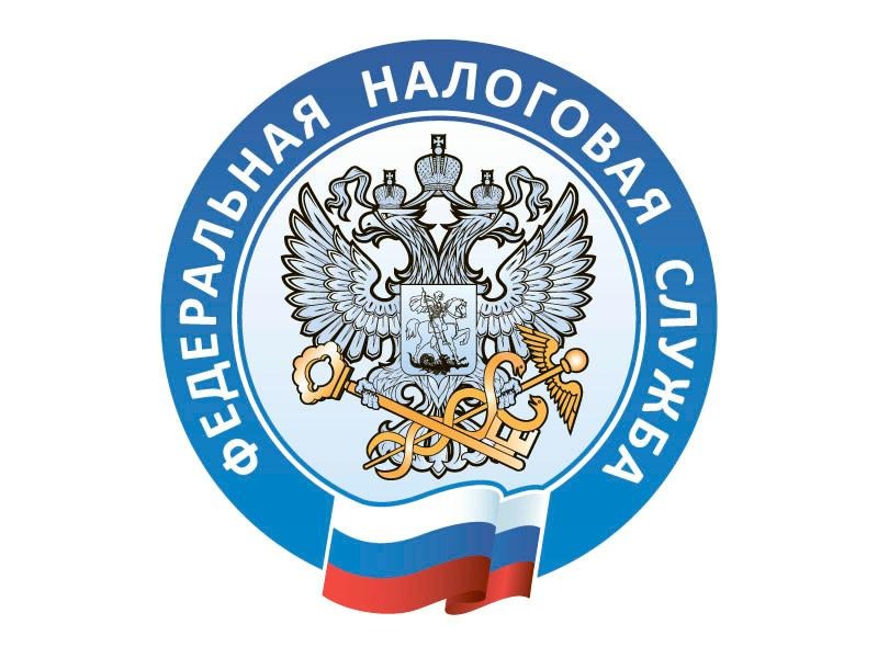 Налоговый вычет на лечение и обучение может получить любой из супругов.